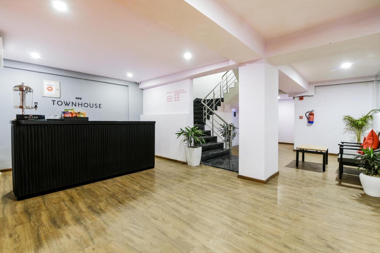 Oyo Townhouse 086 Pankha Road Hotel New Delhi Exterior foto